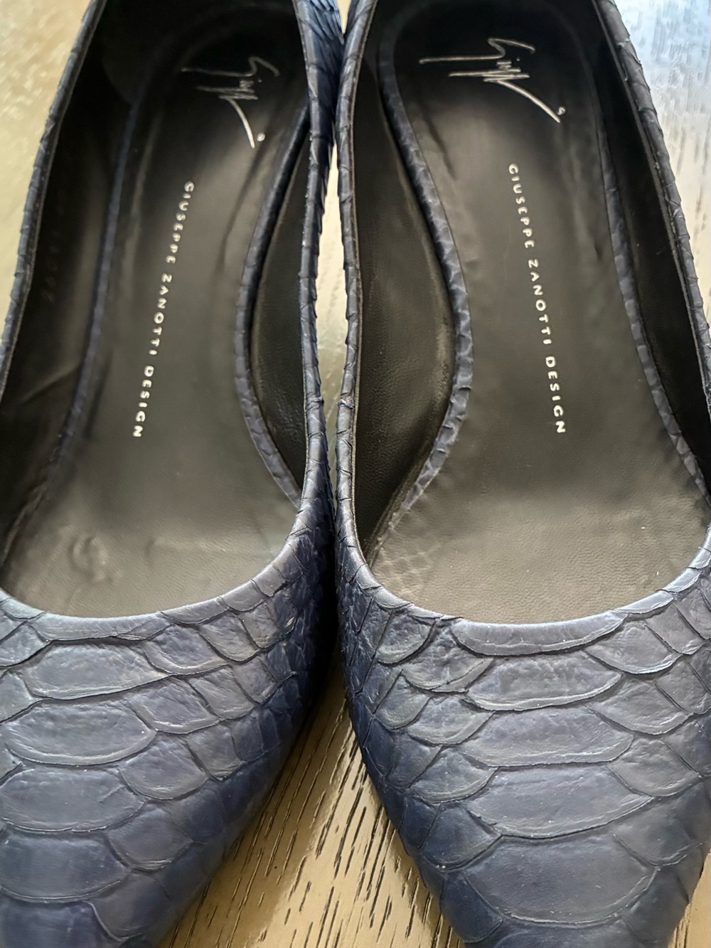 Giuseppe Zanotti Navy Embossed Leather Pointed Flats